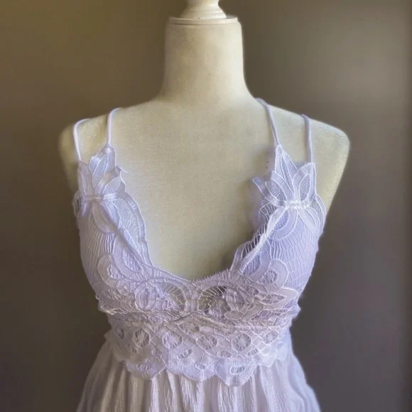 Stretchy Scallop Lace Top - Picture 3 of 6